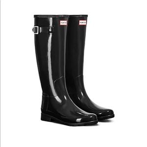 Like new Hunter tall glossy black boots size 10